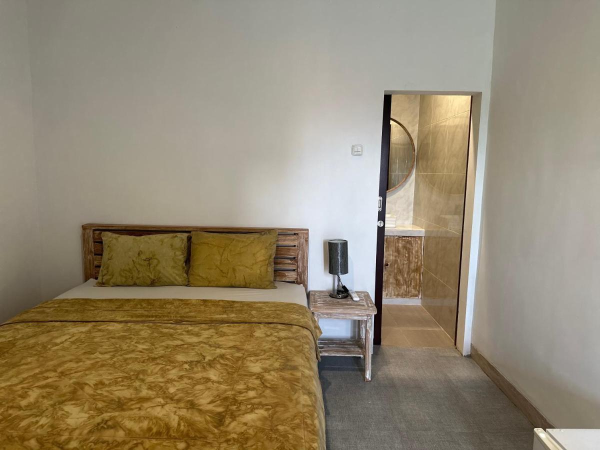 Koming Guest House Canggu Екстериор снимка
